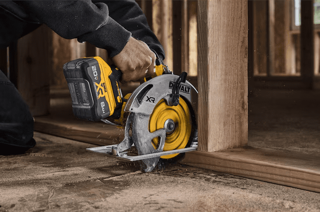 DeWalt 20V DCS590 Circular Saw